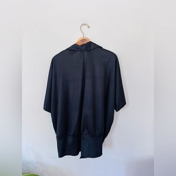 Risa Ann New York | women’s polyester vintage snake skin print button up blouse - Picture 2 of 4